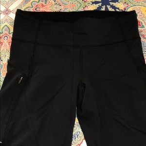 Lululemon pace rival crop